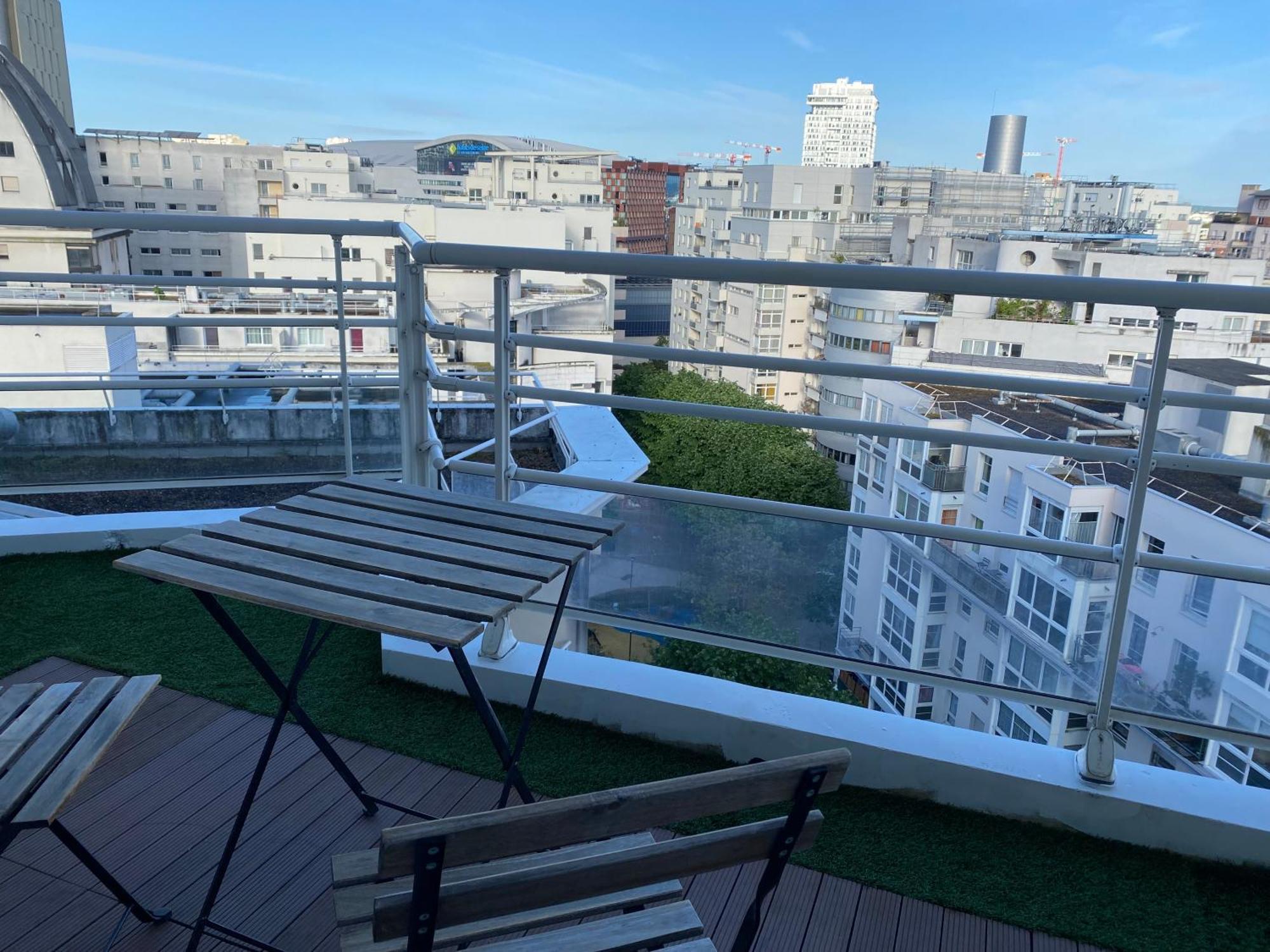 Cosy In La Defense Apartment *