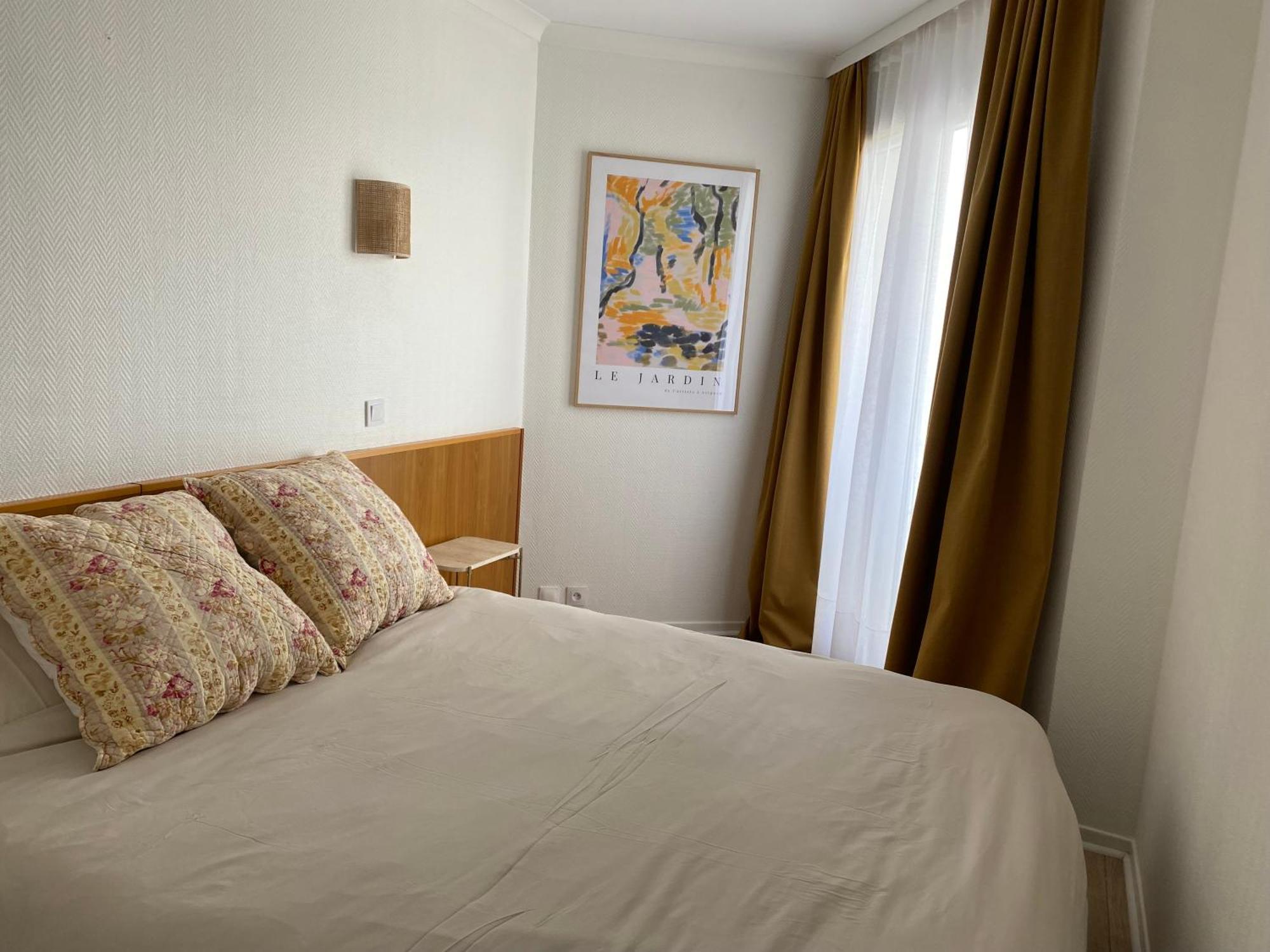 Cosy In La Defense Apartment *